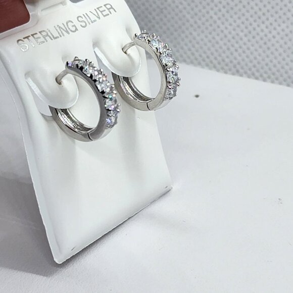 Brand New  Sterling Silver 925 Cubic zirconia stones Earrings - Picture 1 of 4